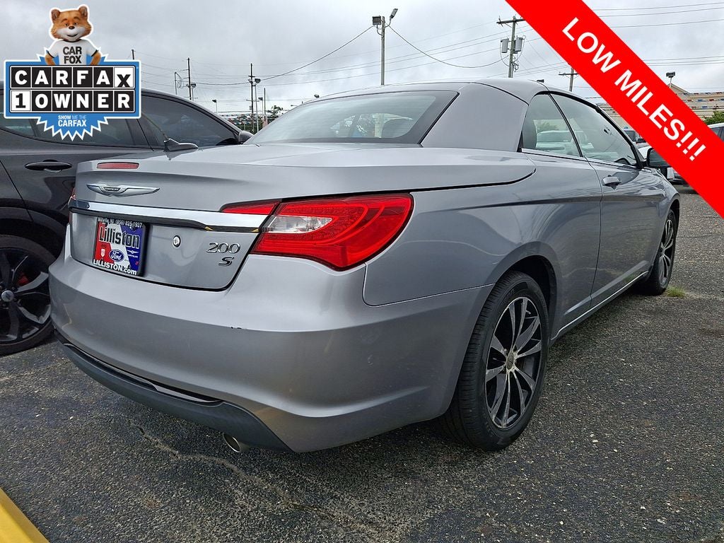 2013 Chrysler 200 S