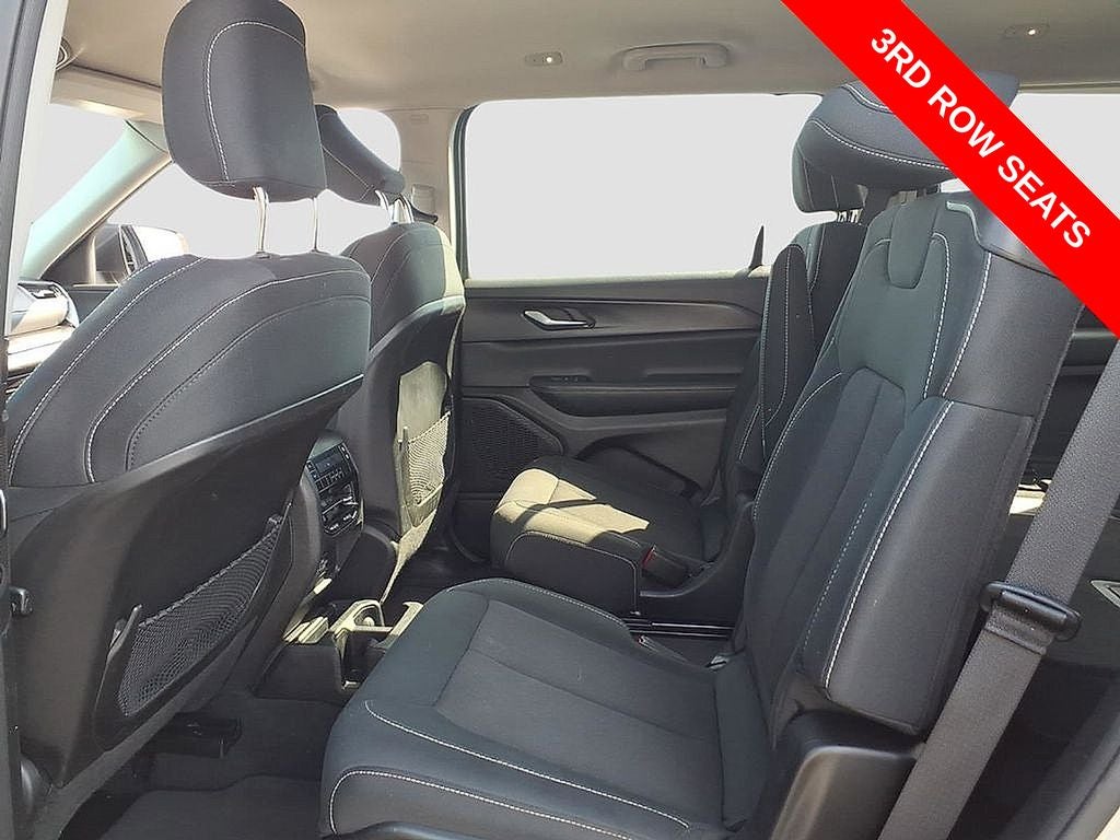 2023 Jeep Grand Cherokee L Laredo 4x4