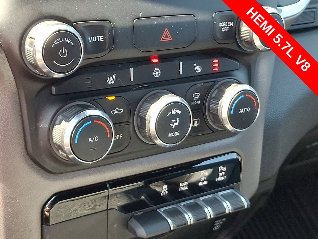 2022 RAM 1500 Big Horn Crew Cab 4x4 5'7' Box