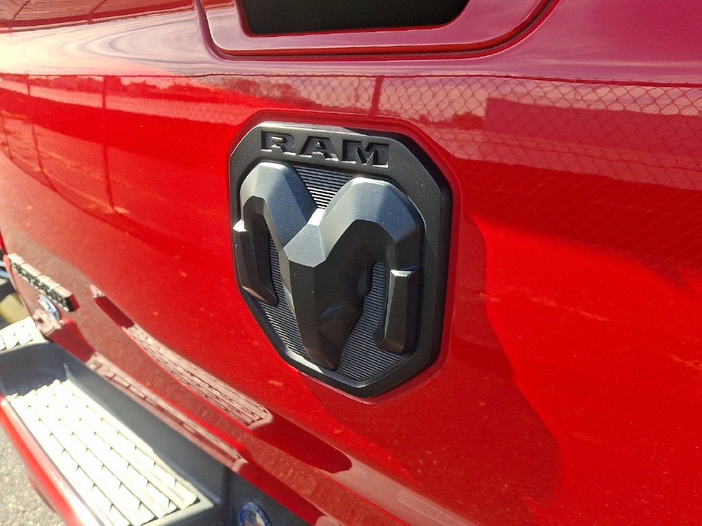 2021 RAM 1500 Big Horn Crew Cab 4x4 5'7' Box