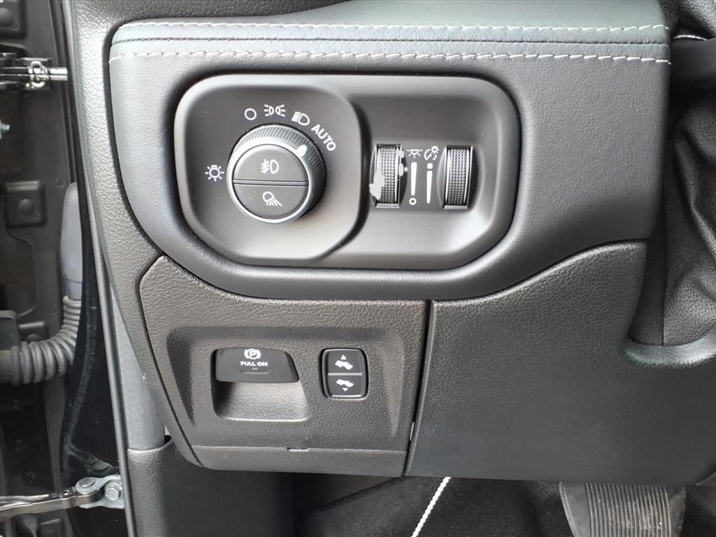 2020 RAM 1500 Limited Crew Cab 4x4 5'7' Box