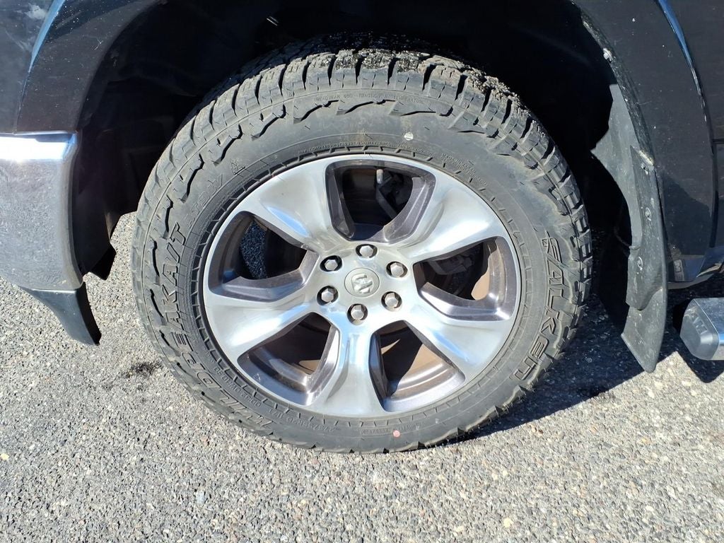 2019 RAM 1500 Laramie Crew Cab 4x4 6'4' Box