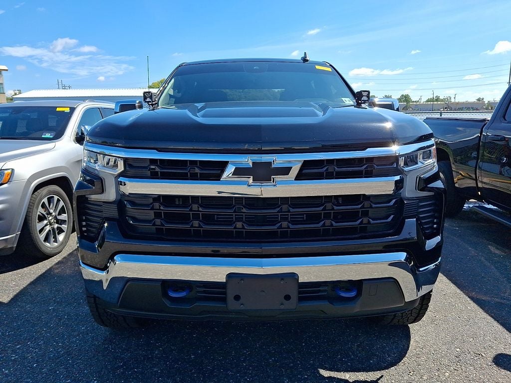 2022 Chevrolet Silverado 1500 4WD Crew Cab Short Bed LT with 2FL