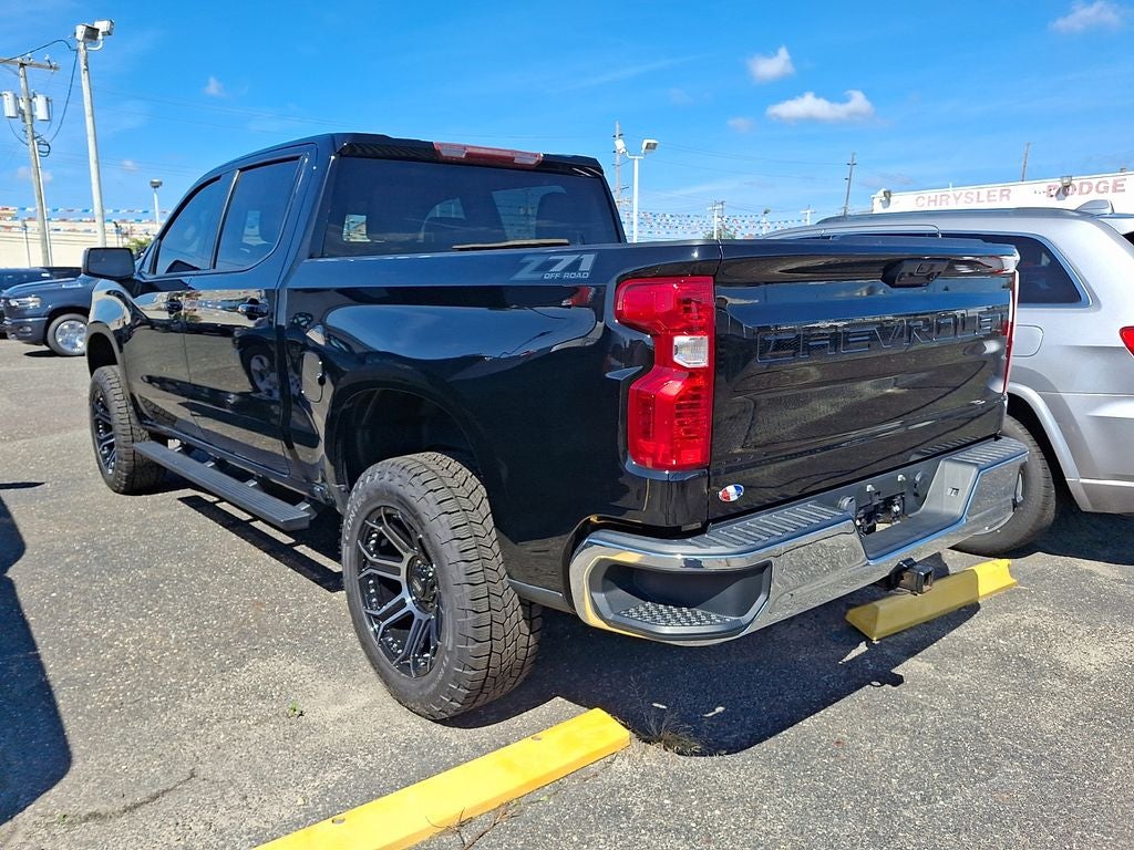 2022 Chevrolet Silverado 1500 4WD Crew Cab Short Bed LT with 2FL