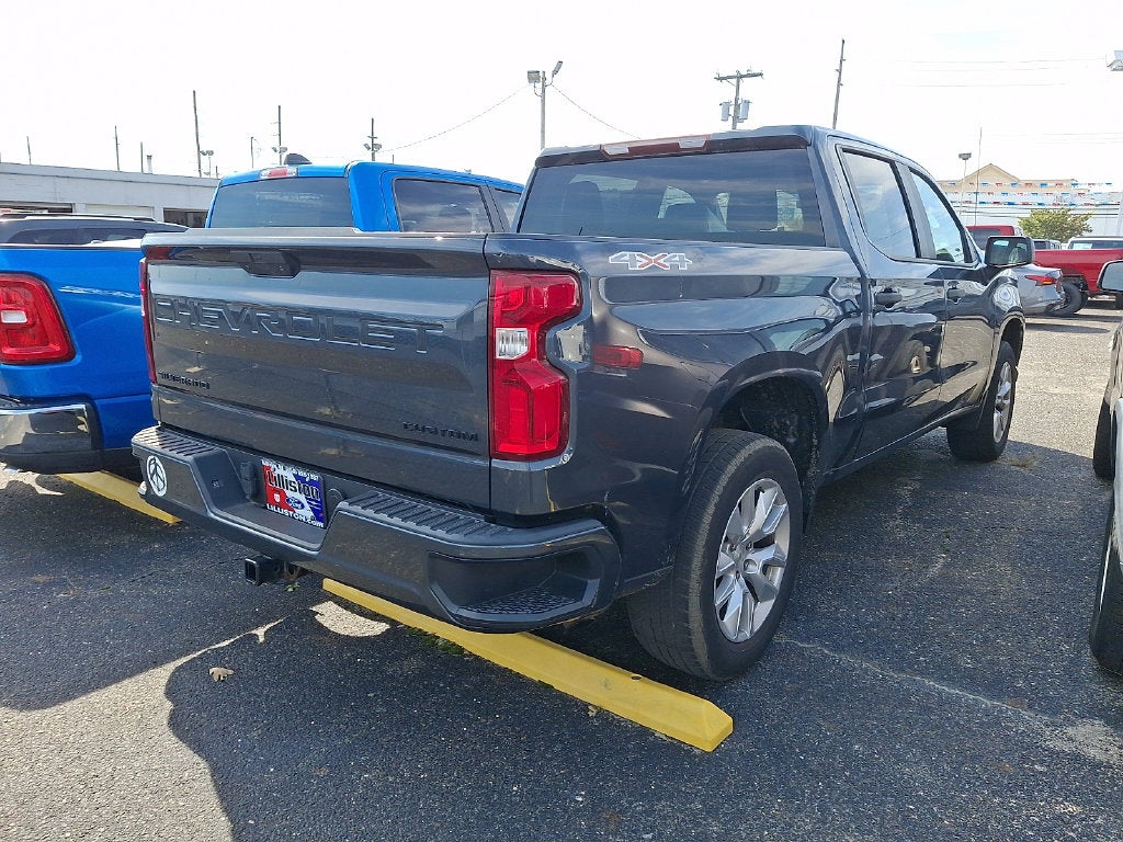 2021 Chevrolet Silverado 1500 4WD Crew Cab Short Bed Custom