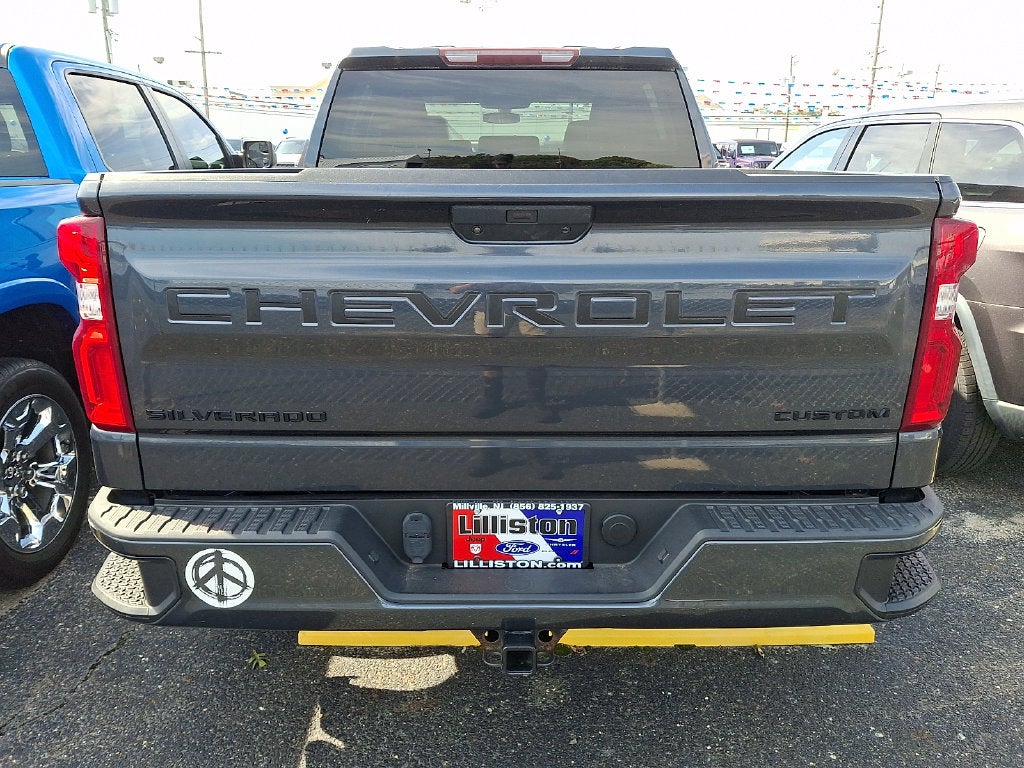 2021 Chevrolet Silverado 1500 4WD Crew Cab Short Bed Custom