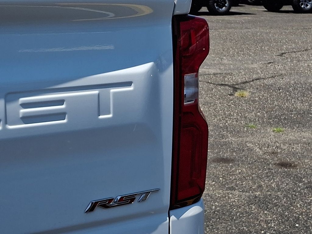 2022 Chevrolet Silverado 1500 4WD Crew Cab Short Bed RST