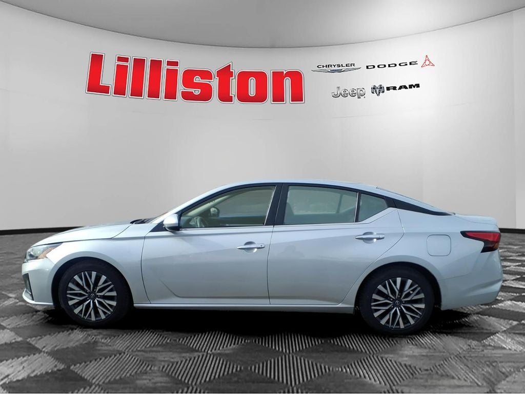 2023 Nissan Altima SV FWD