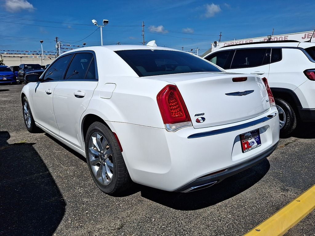 2015 Chrysler 300 Limited