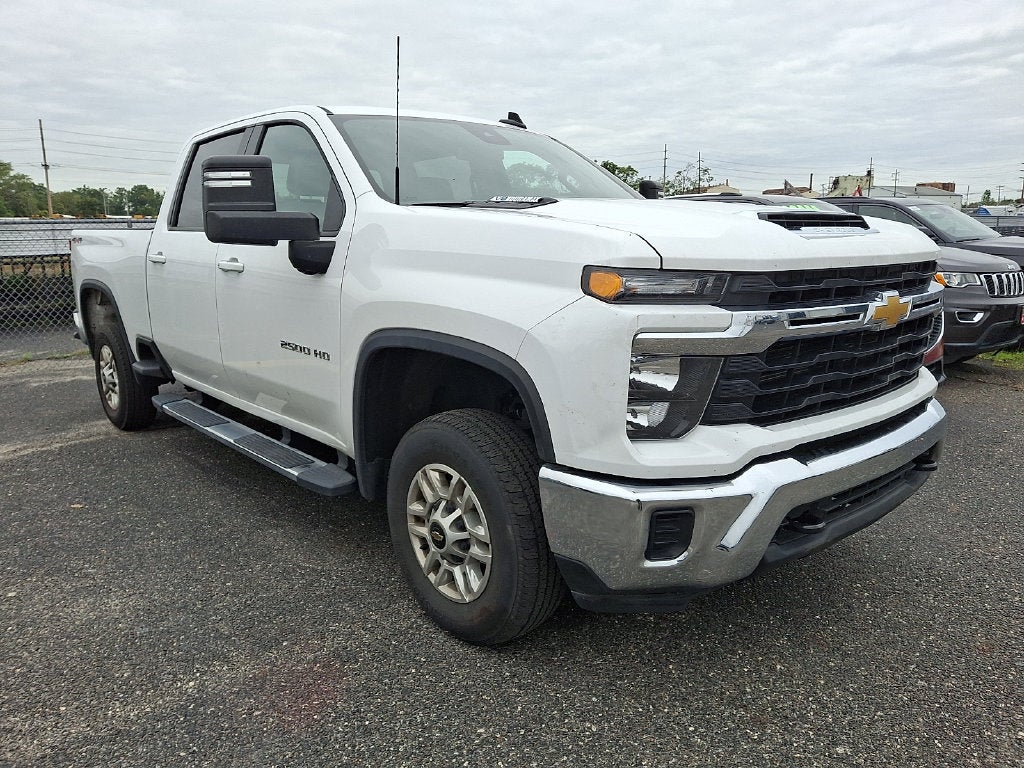 2026 Chevrolet Silverado 2500HD Crew Cab, Standard Bed, LT, 4WD