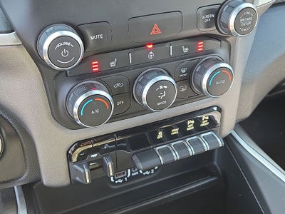 2020 RAM 2500 Big Horn Crew Cab 4x4 6'4' Box