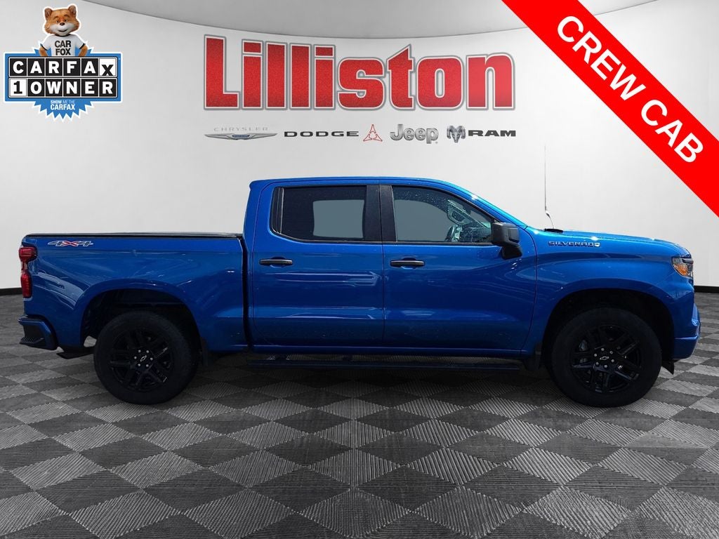 2023 Chevrolet Silverado 1500 4WD Crew Cab Short Bed Custom