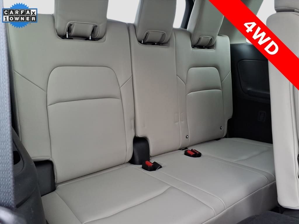 2023 Nissan Pathfinder SL 4WD