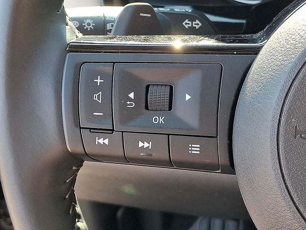 2025 Nissan Pathfinder SL 4WD