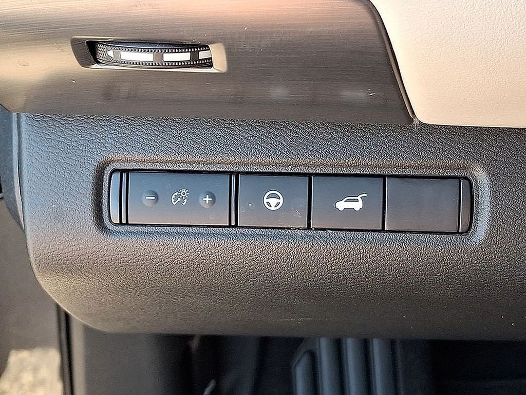 2025 Nissan Pathfinder SL 4WD