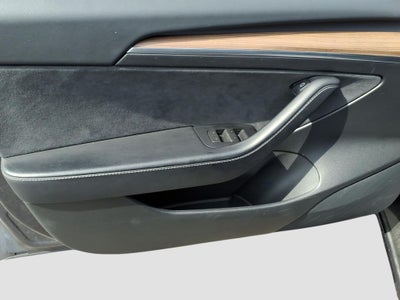 2022 Tesla Model 3 Long Range Dual Motor All-Wheel Drive