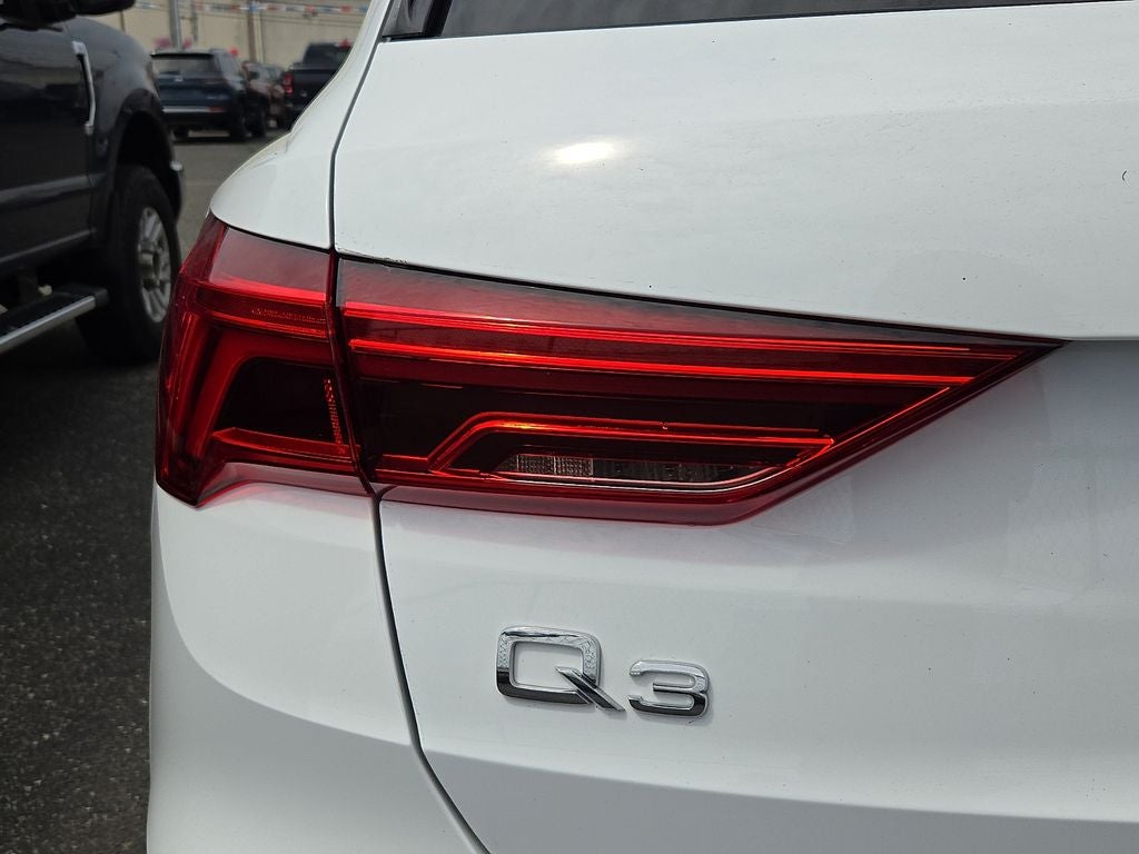 2025 Audi Q3 Premium 45 TFSI S line quattro Tiptronic