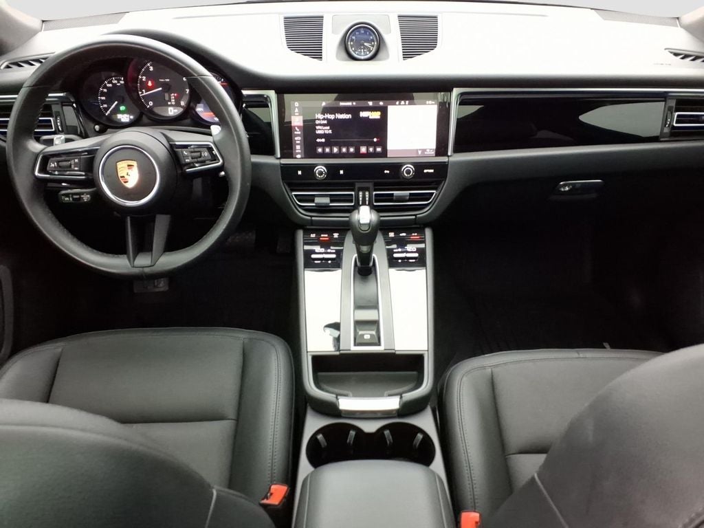 2023 Porsche Macan T