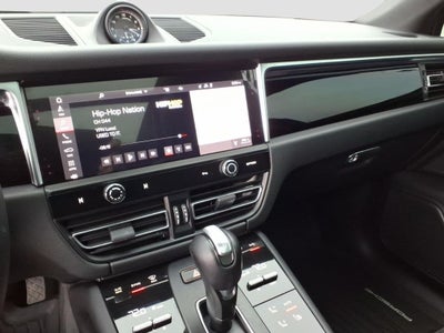 2023 Porsche Macan T