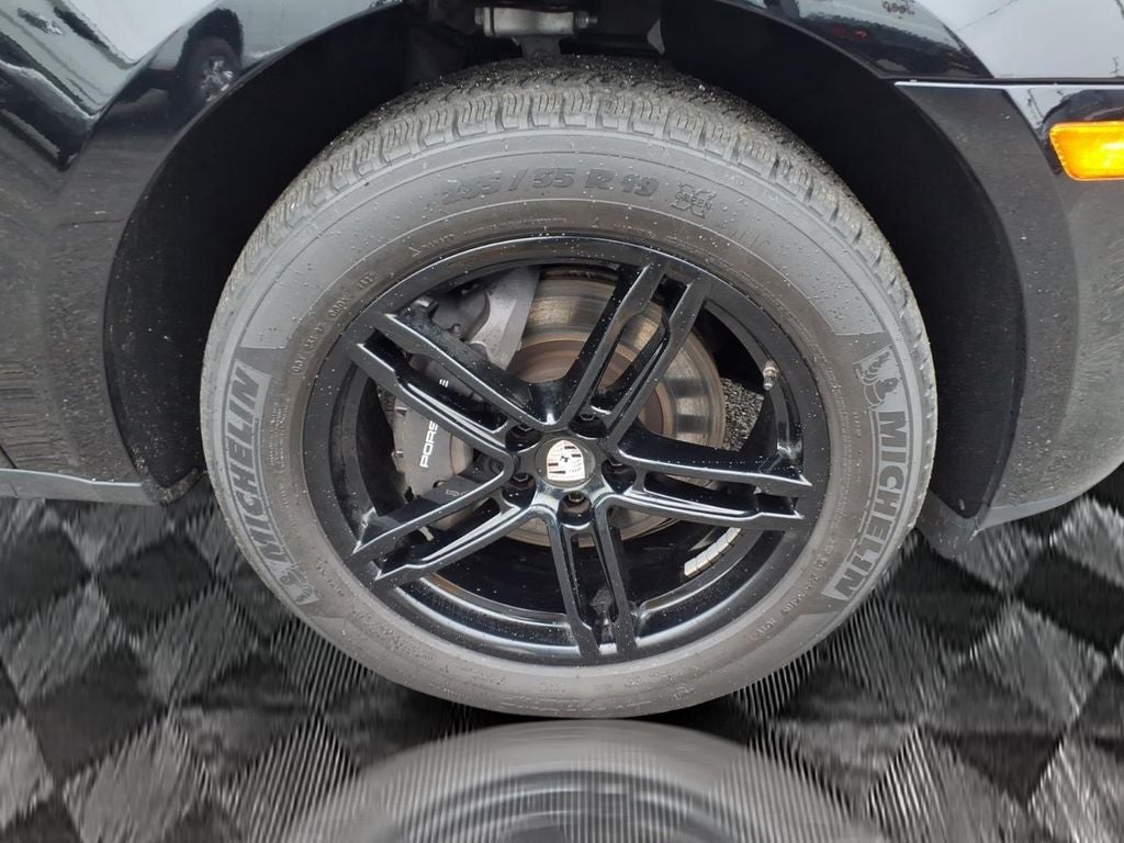 2023 Porsche Macan T