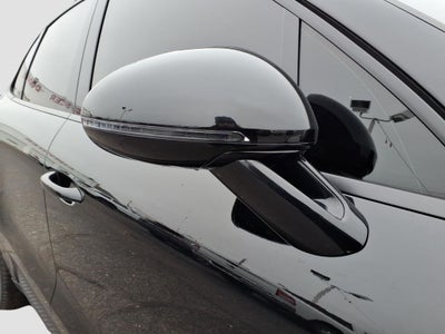 2023 Porsche Macan T