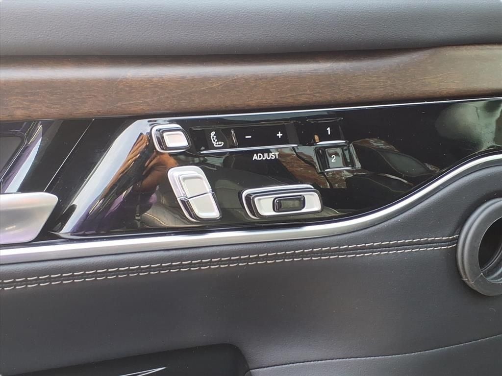 2023 Jeep Grand Wagoneer L Series II