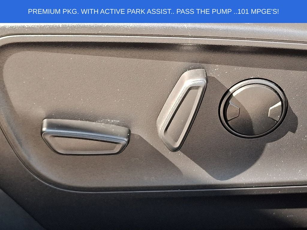 2023 Ford Escape Plug-In Hybrid Base