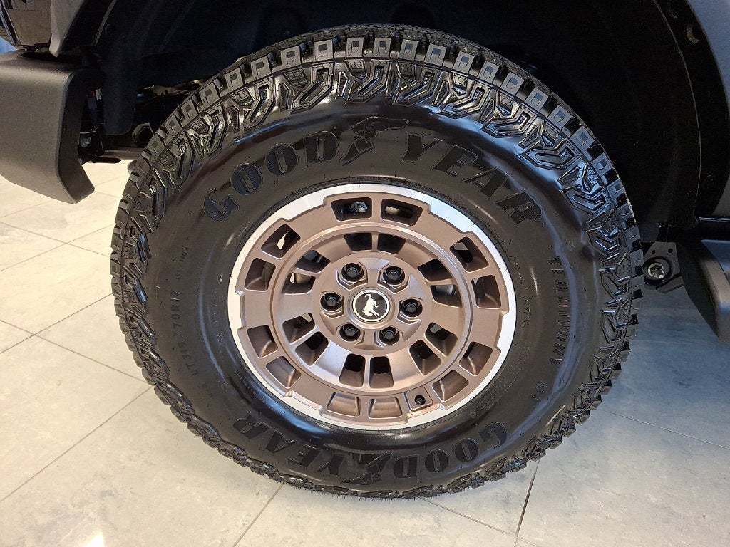 2026 Ford Bronco Big Bend SINISTER BRONZE