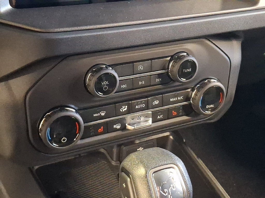2026 Ford Bronco Big Bend SINISTER BRONZE
