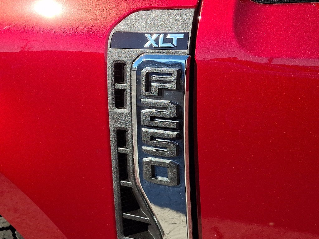 2027 Ford F-250SD XLT