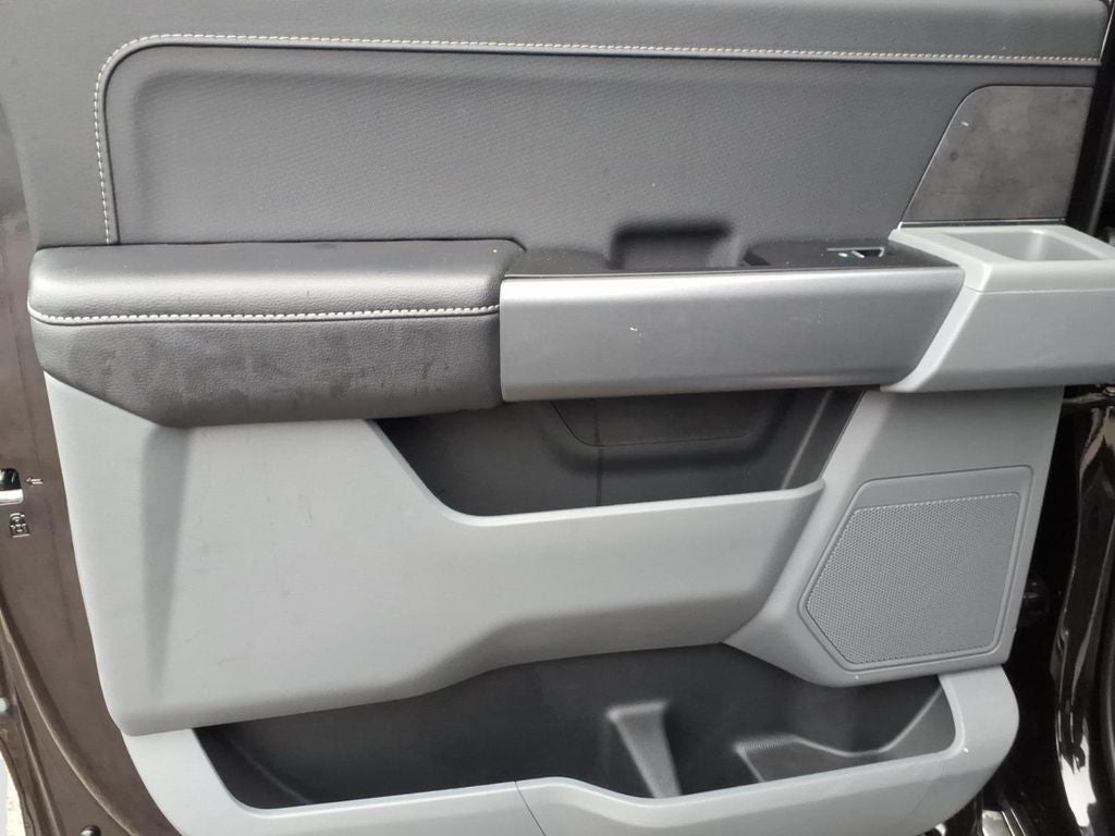 2025 Ford F-150 XLT 5.0 V8