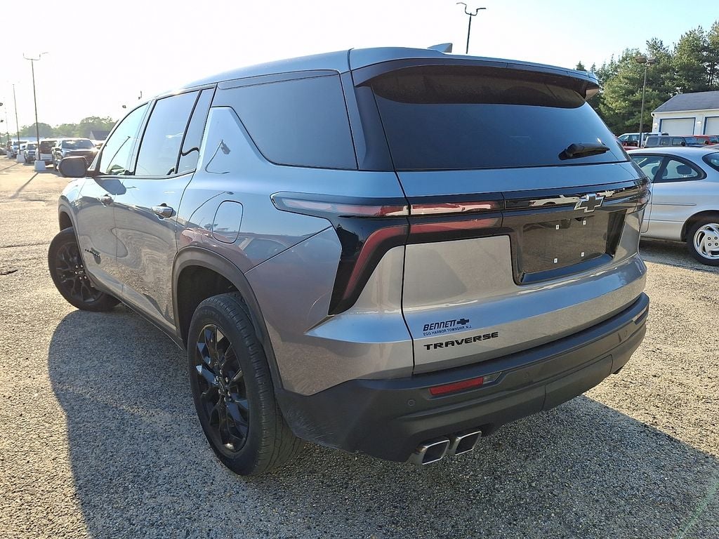 2024 Chevrolet Traverse LS