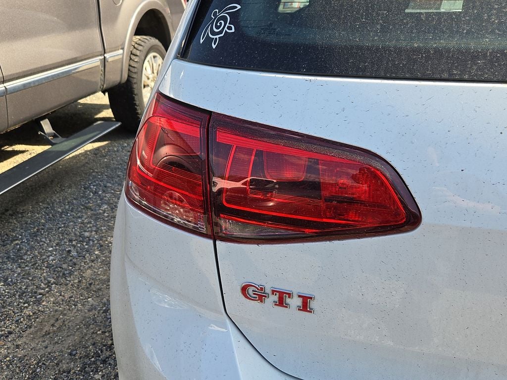 2017 Volkswagen Golf GTI SE 4-Door