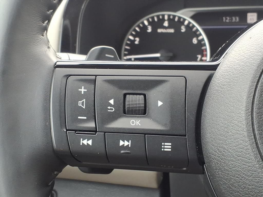 2023 Nissan Pathfinder SL