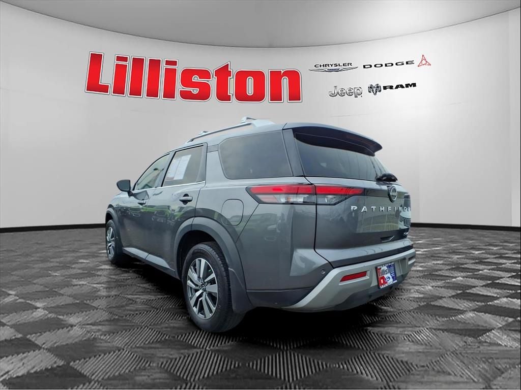 2023 Nissan Pathfinder SL