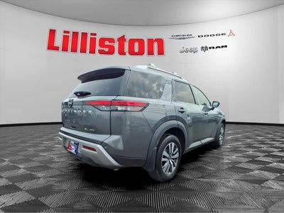 2023 Nissan Pathfinder SL