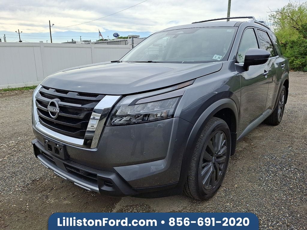 2025 Nissan Pathfinder SL 4WD's photo