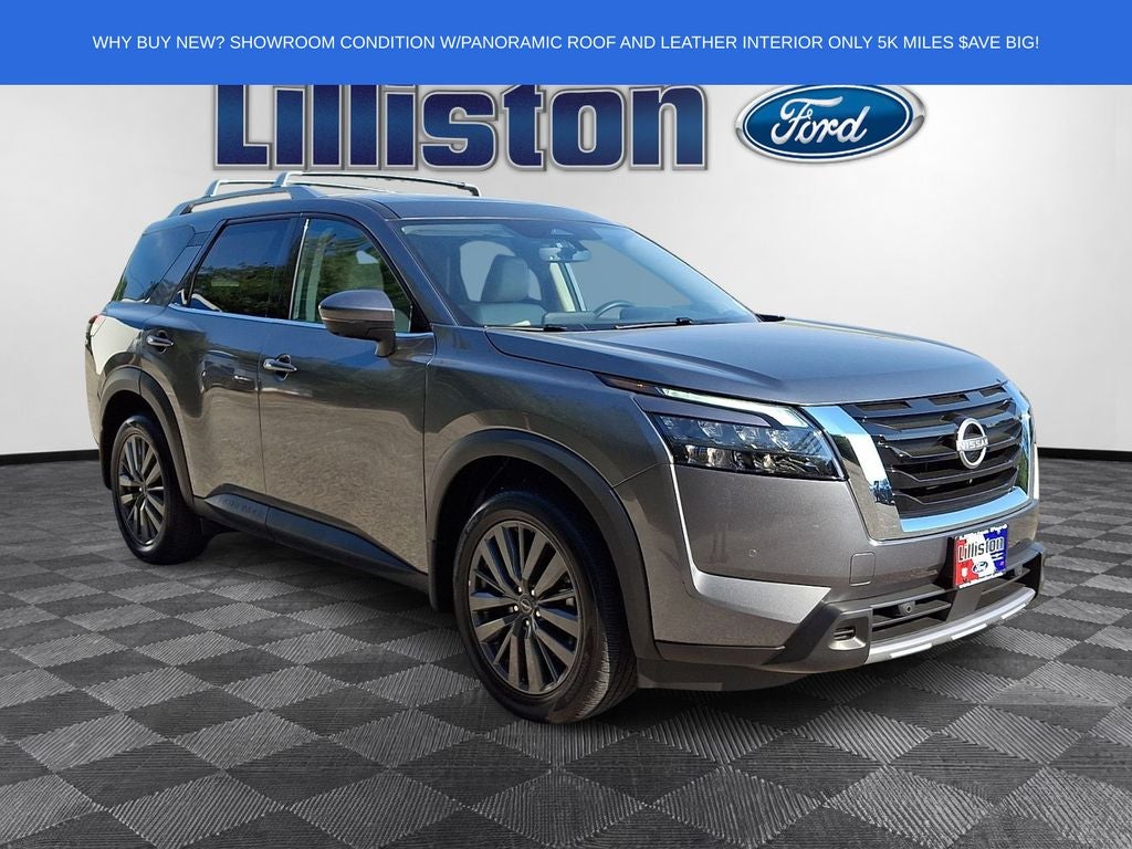 2025 Nissan Pathfinder SL